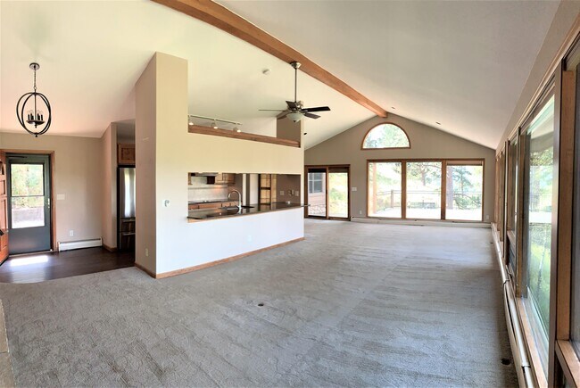 Building Photo - 21648 Mountsfield Dr