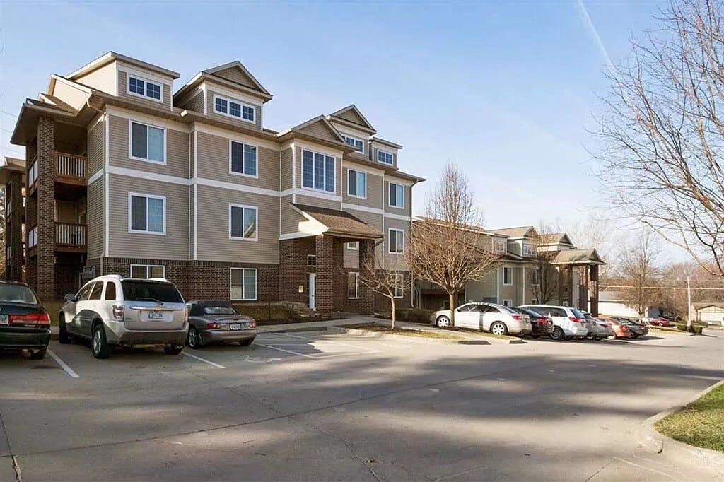 1848 W Benton St Unit 203, Iowa City, IA 52246 Condo for Rent in Iowa