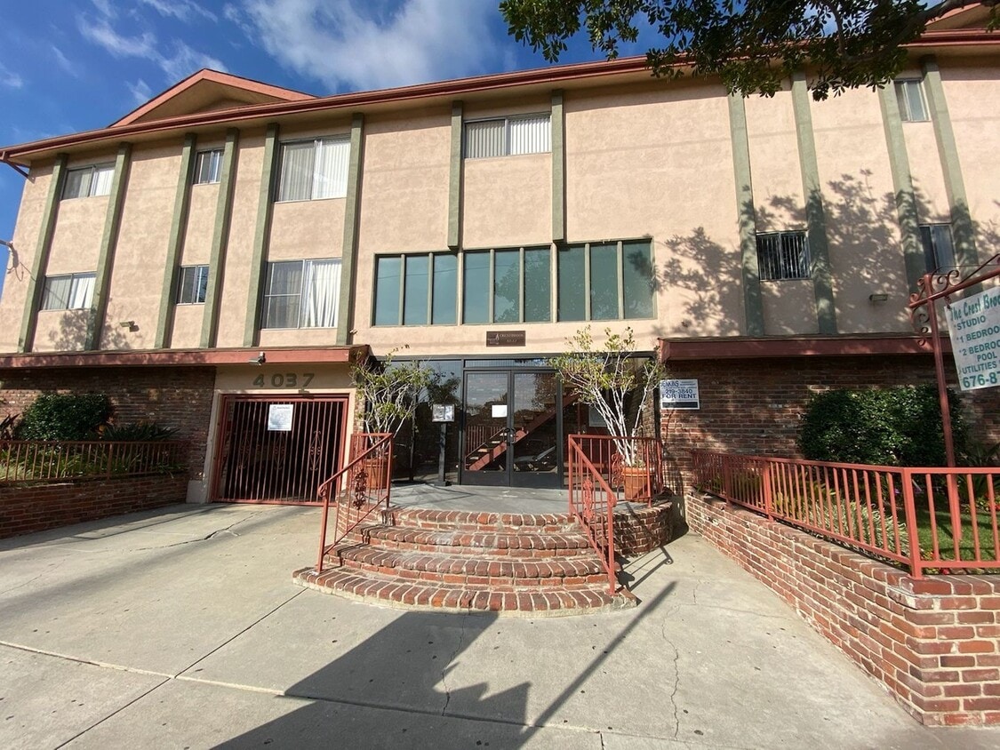 Building Photo - Crestbrook Apartments