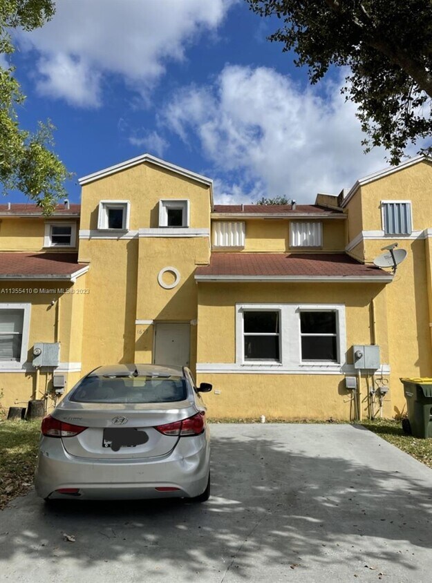 1657 Sunrise Blvd, Homestead, FL 33033 Townhome Rentals in Homestead