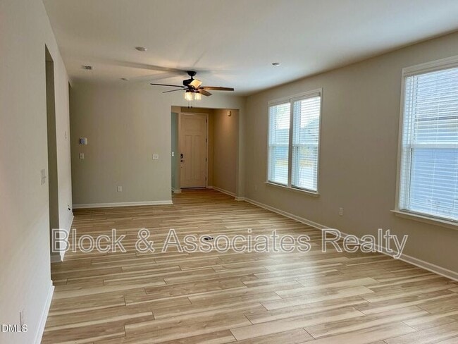 Building Photo - 8208 White Star Dr