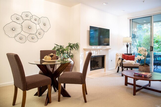 Building Photo - 200 Deer Valley Rd