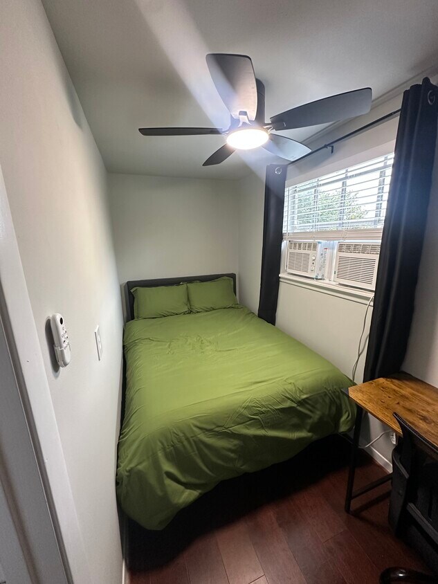 Foto principal - 8626 Nairn St