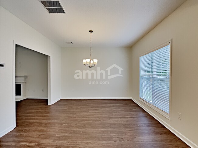 Building Photo - 2613 Newtons Crest Cir