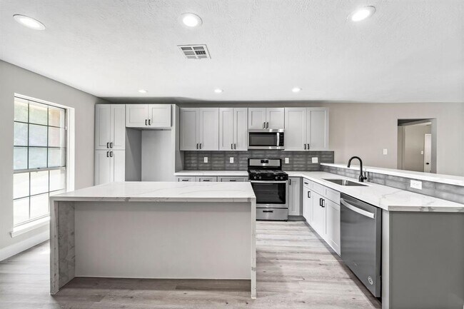 Foto del edificio - 3206 Greenham Ct
