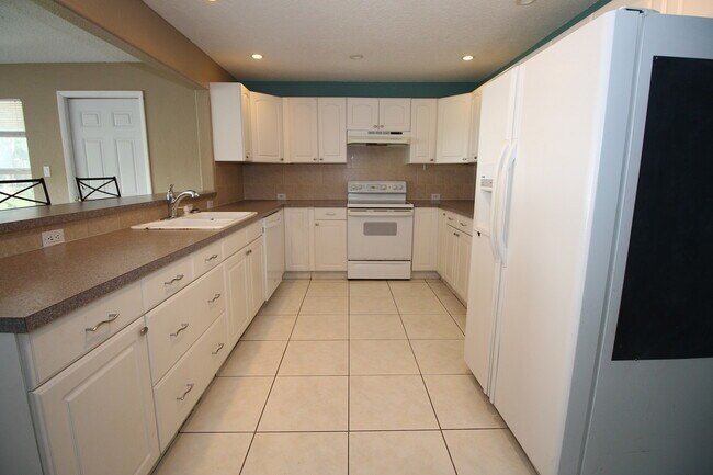 Building Photo - Clearwater home