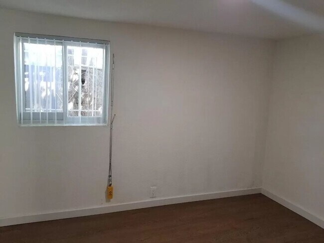 Building Photo - Cozy Home for Rent