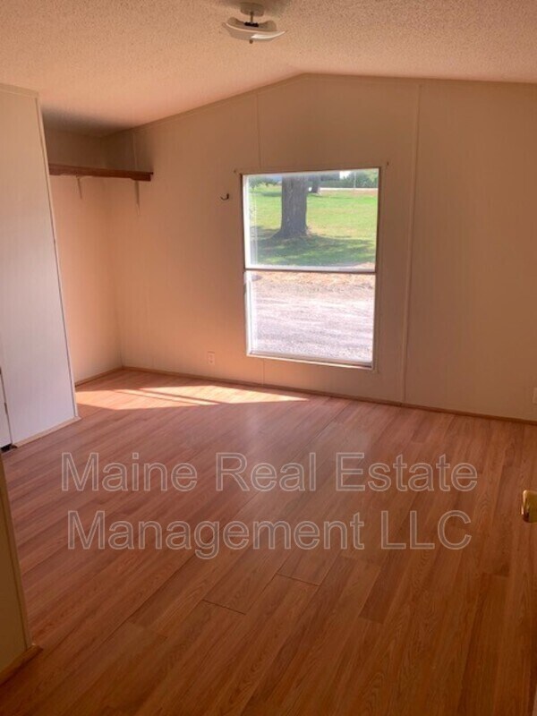 10 Cloverleaf St, Winthrop, ME 04364 House Rental in Winthrop, ME