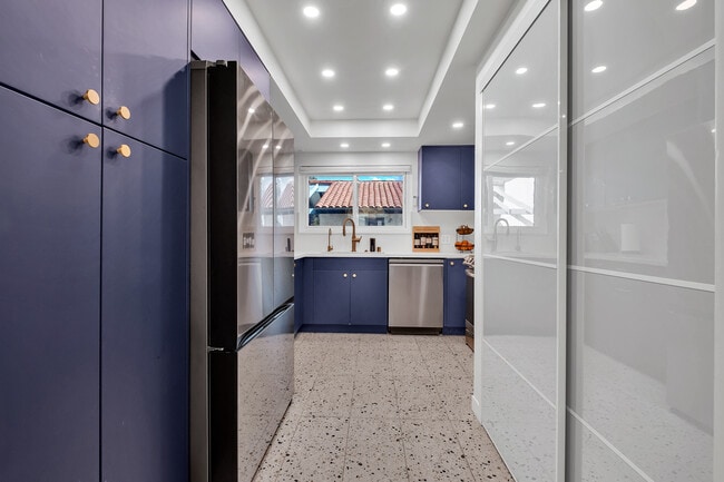 Foto del edificio - 745 Main St