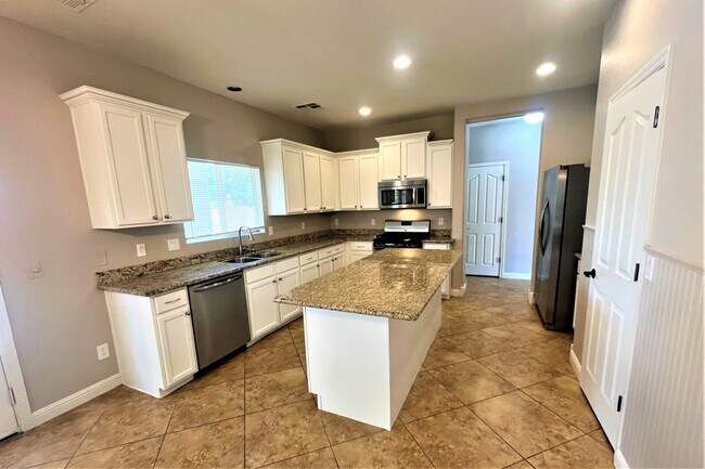 Foto del edificio - 15154 W Cortez Street