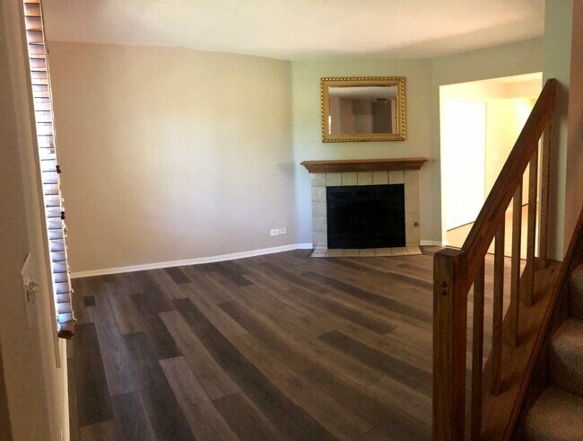 Building Photo - 63 Le Jardin Ct