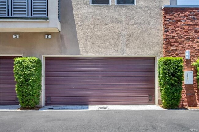 Foto del edificio - 31 Brownstone Way