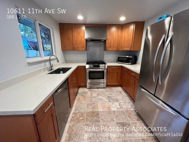 Building Photo - 3 Bedroom Home in West Seattle