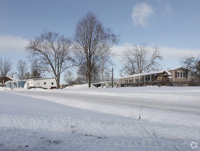 Building Photo - 1-121 Green Acre Dr