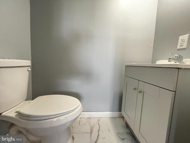 Building Photo - 4930 Eads Pl NE