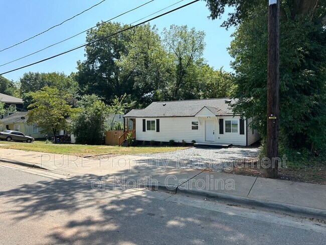 Building Photo - 3411 Rogers St