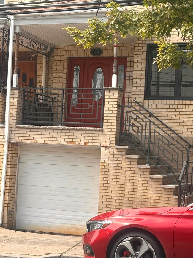 Building Photo - 153 61st St