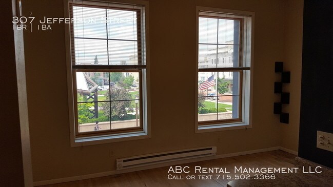 Building Photo - View of the 400 block!