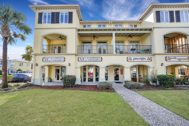 Building Photo - "Elegant 2-Bedroom Condo in Bluffton Villa...