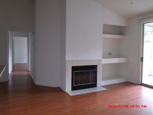 Building Photo - Beautiful 2 Bed 2 Bath Condo in the heart ...