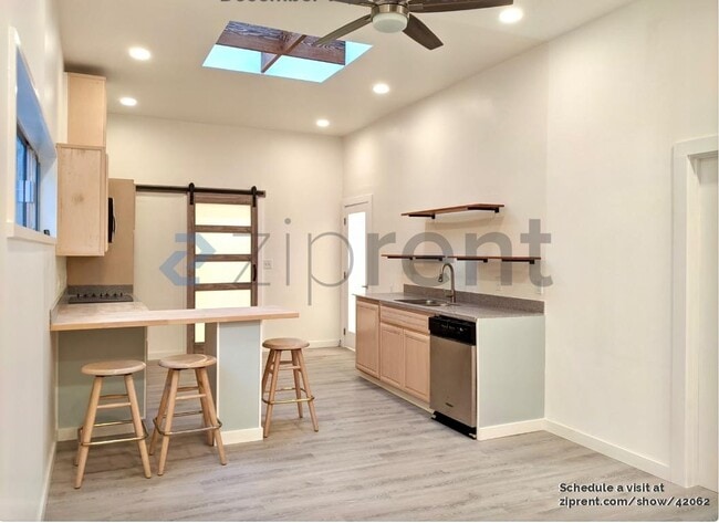 Foto del edificio - 121 Sweeney Ct
