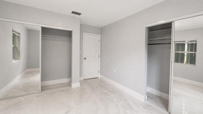 Building Photo - 4894 Cyprus Ln