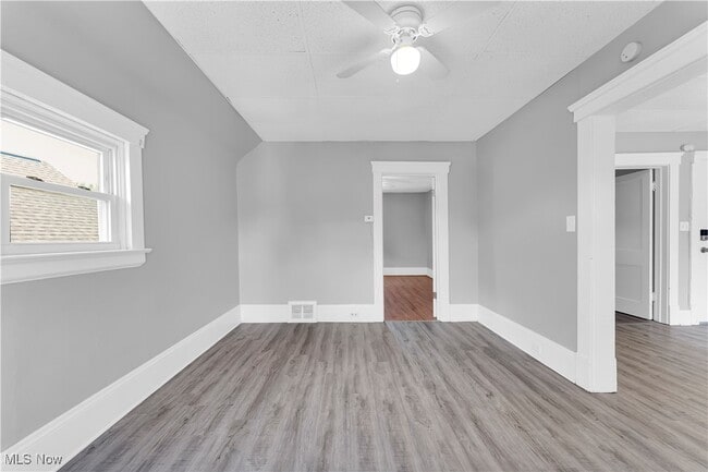 Foto del edificio - 13437 Kirton Ave