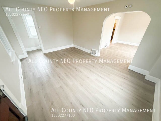 Foto del edificio - 997 Merton Ave