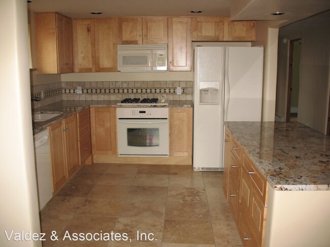 Building Photo - 2 br, 1 bath House - 819 Fayette Street
