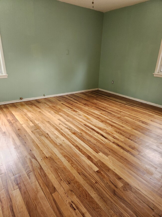 Foto del edificio - 3360 E 147th St