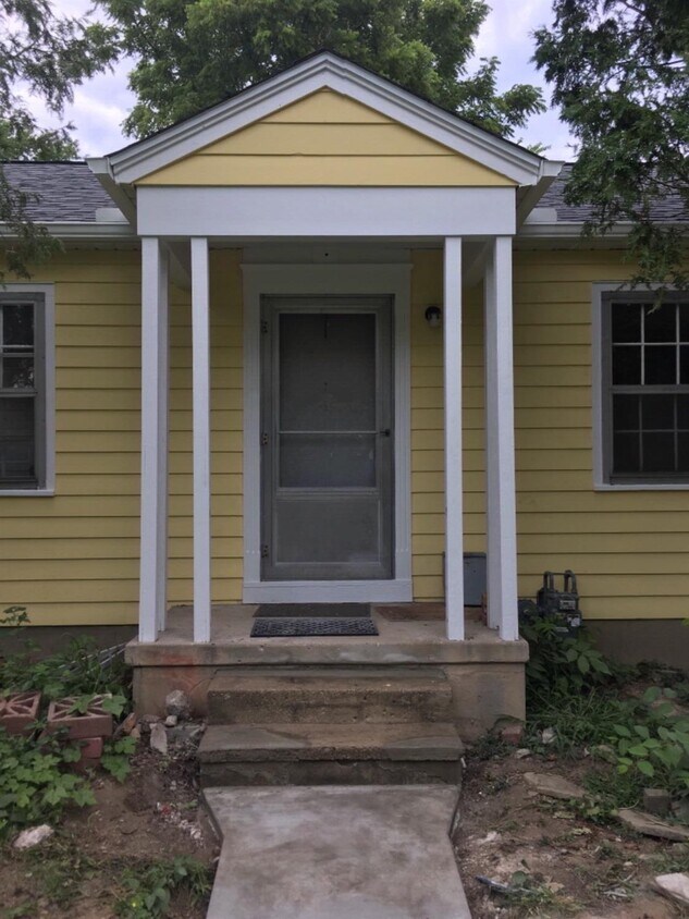 Primary Photo - 1810 Charlton Ave