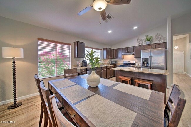 Building Photo - 6752 W Crabapple Dr