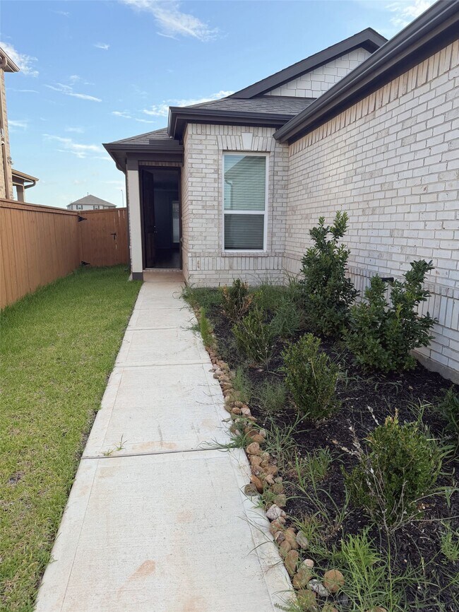 Building Photo - 2920 Grand Anse Dr