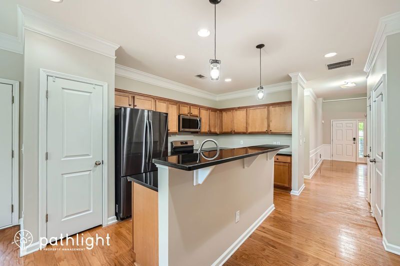Primary Photo - 209 Shaw Dr