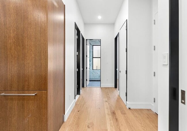 Building Photo - 166 1st Ave