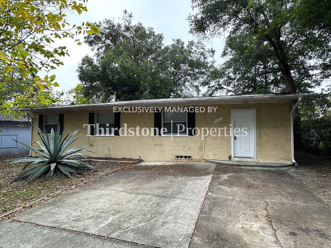 Foto principal - 8021 Hare Ave