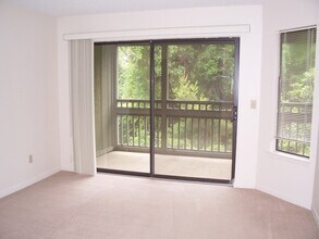 Building Photo - 55 Bay Dr