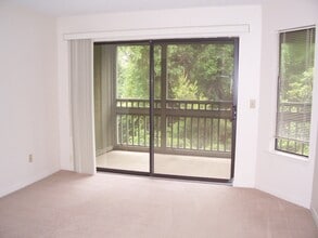 Building Photo - 55 Bay Dr