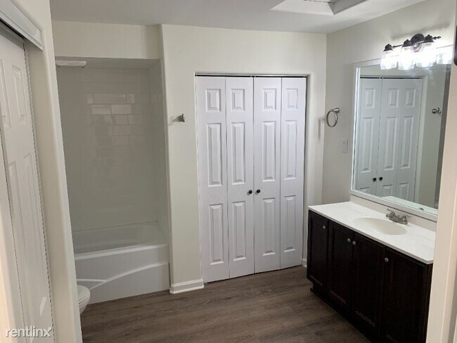 Foto del edificio - 3 br, 1.5 bath House - 6451 Marcy St