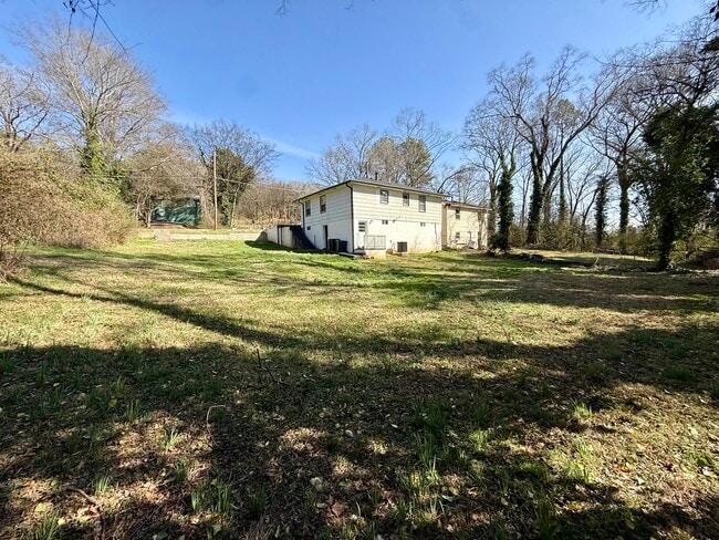 Huge Private lot all to yourself! - 12 Moore St