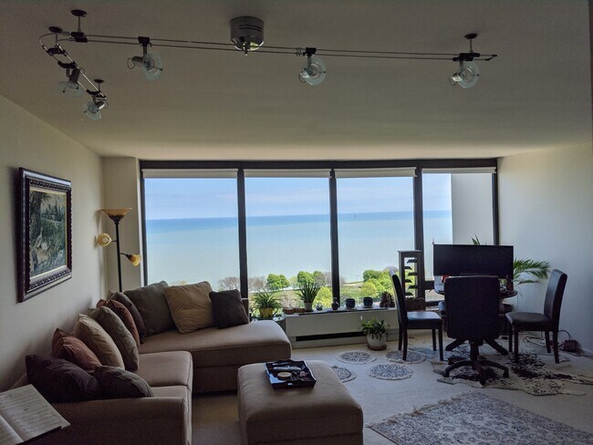 Foto del edificio - 5445 N Sheridan Rd