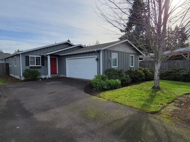 Building Photo - 2105 S Bertelsen Rd