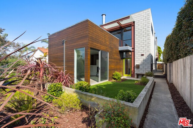 Foto del edificio - 800 Indiana Ave