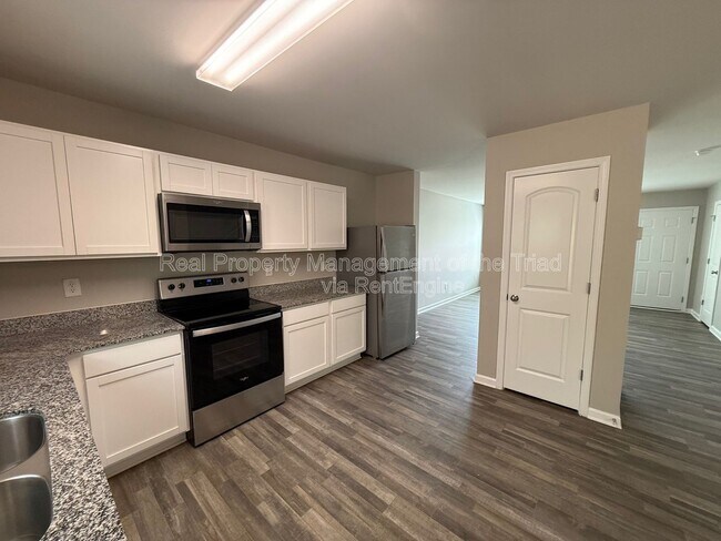 Foto del edificio - 3801 Miller Dr