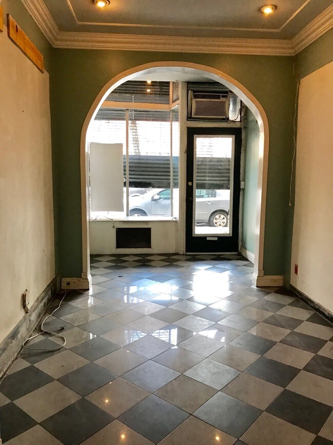 Building Photo - 328 E 11th St