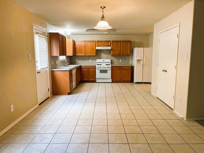 Foto del edificio - 1806 Emerald Pathway Dr