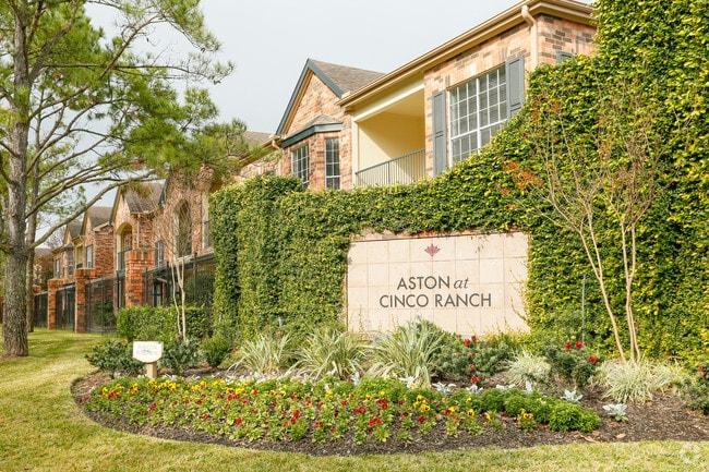 Foto del edificio - Aston at Cinco Ranch