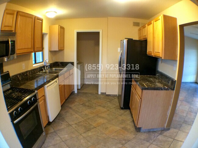 Building Photo - 154 Ivy St