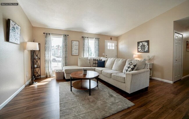 Foto del edificio - 5140 Mayweed Ct