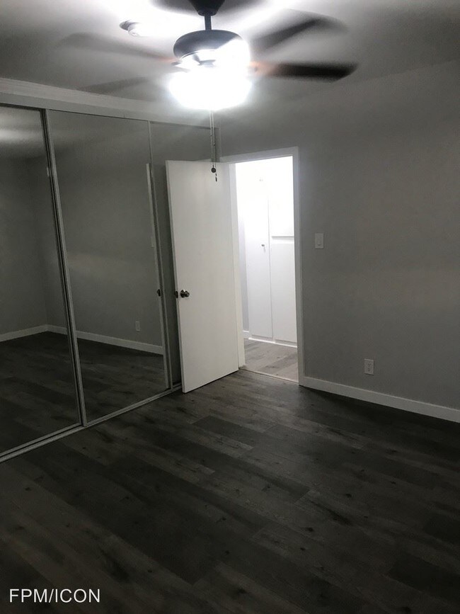 Building Photo - 1250 N Kingsley Dr